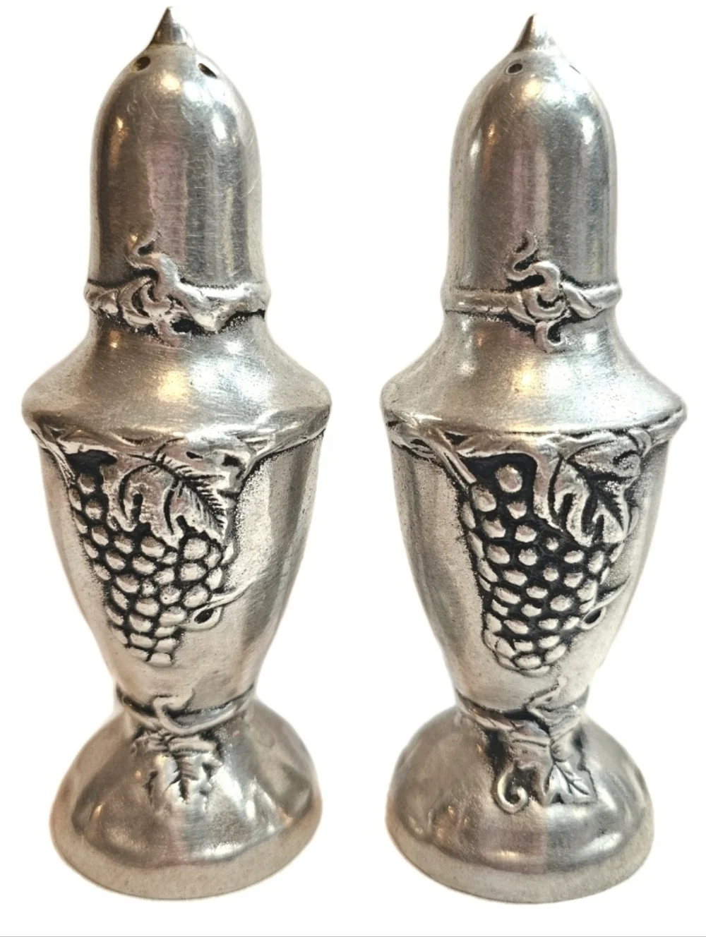 Vintage Collectible Pewter Vineyard Grapes Victorian Salt & Pepper Shakers